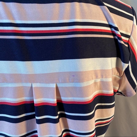 Roz & Ali Woman's Scooped Neck Half Zip Shirt Sleeve Striped Blouse Sz M - Picture 6 of 9